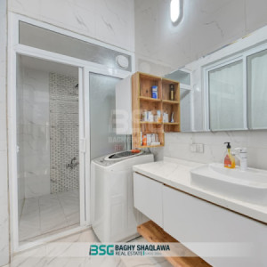 Lovely House with 3 Bedrooms Image 8