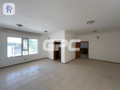 Spacious 4 Bedroom House in Italian Village 2 image 7