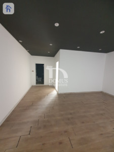 Commercial House in Italian Village 1 Resim 3