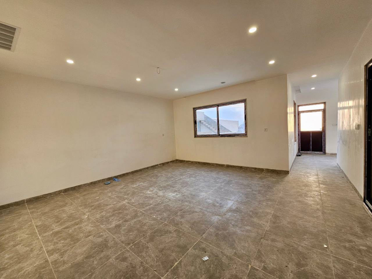 Spacious House with 4 Bedrooms Resim 15