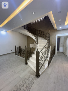 Spacious House with 4 Bedrooms Resim 4