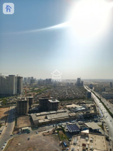 Spacious Apartment in Sky Towers Image 24
