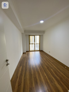 Spacious apartment in Roya Tower image 2