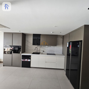 Stylish 1 Bedroom Apartment image 1