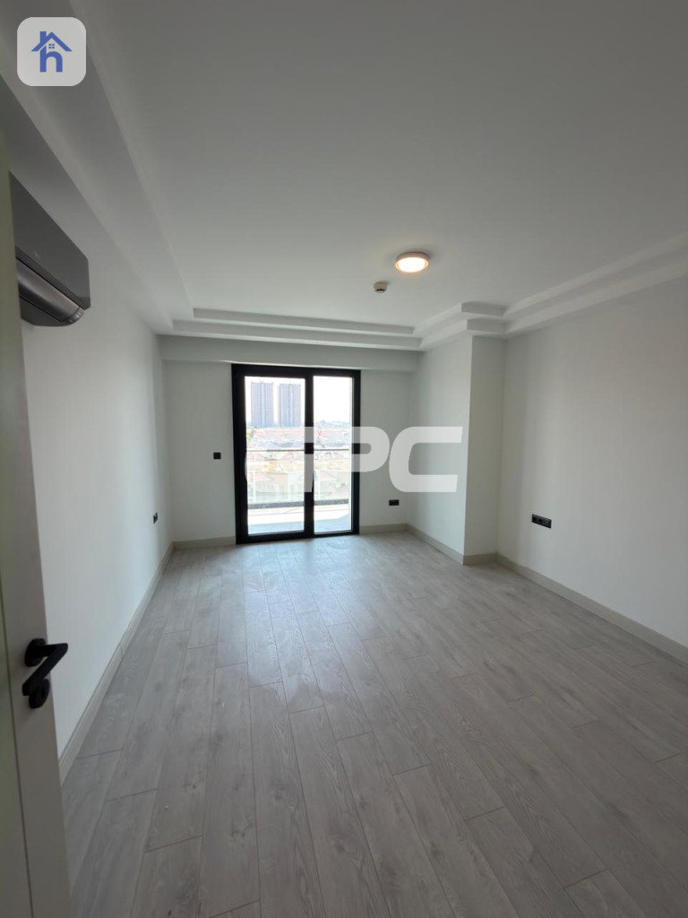 Compact apartment in Rami Towers — 1