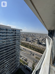 Bright Studio Apartment in Prime Location Image 7