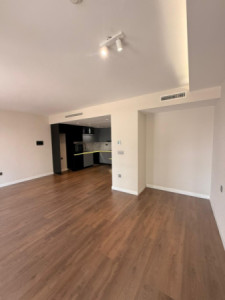 Chic 1-Bedroom Apartment with Modern Amenities image 4