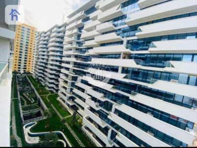 Modern 1BR apartment in Star Towers image 2