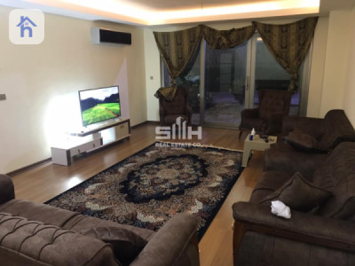 Elegant 2BR Apartment in Park View image 2