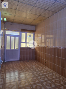 Spacious house with multiple rooms image 5