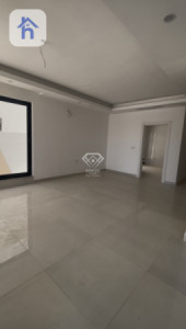 Spacious House with 4 Bedrooms image 2
