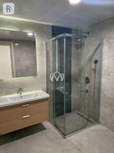 Elegant Apartment in Empire Square Image 5