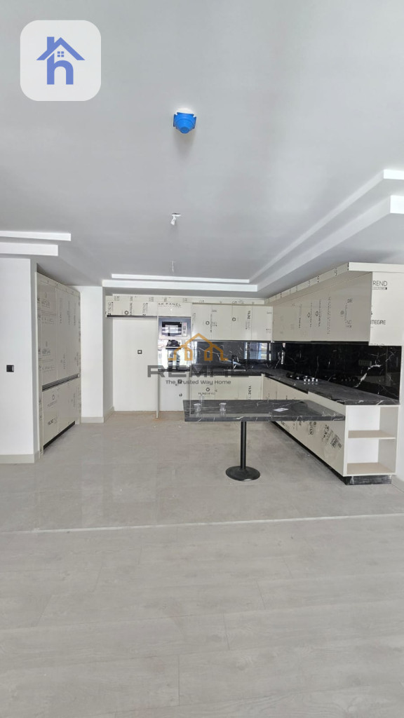 Spacious Apartment with 2 bedrooms Image 2