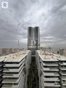 Spacious 2 BR Apartment with High Floor image 7