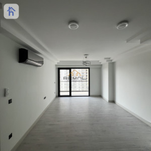 یەک ژووری جوان و فراوان دیمەنی سەر باخچە بۆ کرێ وێنە 4