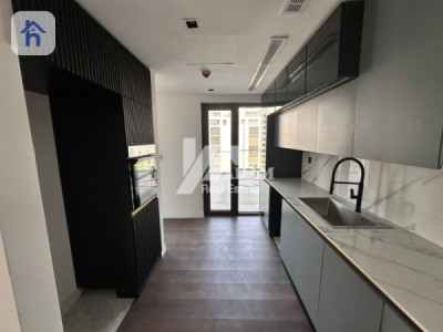 Spacious Apartment in Prime Location Image 6