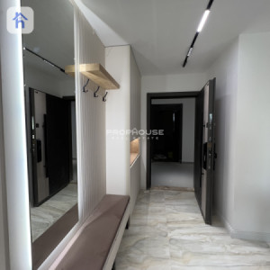 Luxurious Apartment in Prime Location image 4
