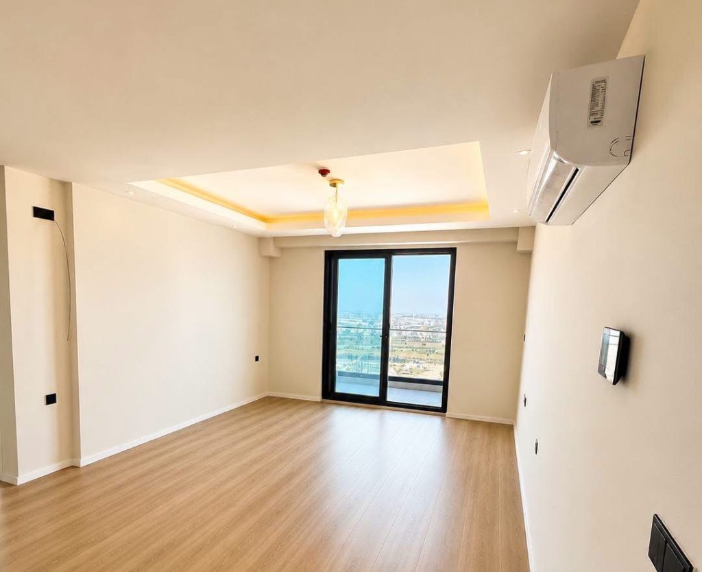 Spacious Living in Serene Location Image 2