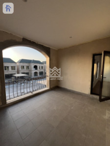 Spacious house in Spanish Village 2 image 15