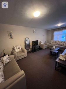 شقة ثلاث غرف نوم مودرن مؤثثة للإيجار image 2