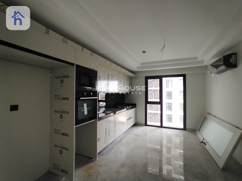 Modern Apartment in Prime Location Image 2