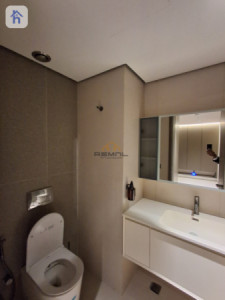 Elegant 3-Bedroom Apartment image 6