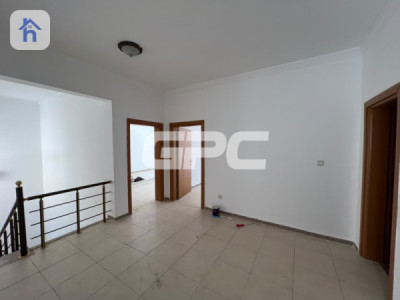 Spacious 4 Bedroom House in Italian Village 2 image 6