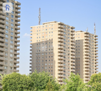 Elegant 3-Bed Apartment in Prime Location image 6