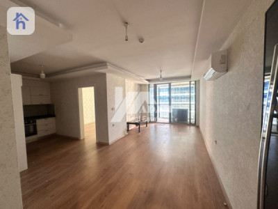 Apartment Opposite Garden Image 4