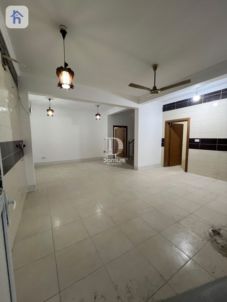 Spacious Home in Italian Village 2 Resim 2