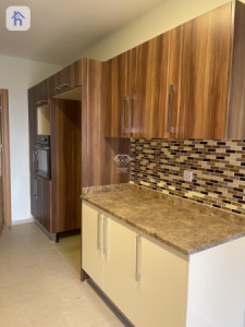 Modern Apartment with 2 Bedrooms Image 5