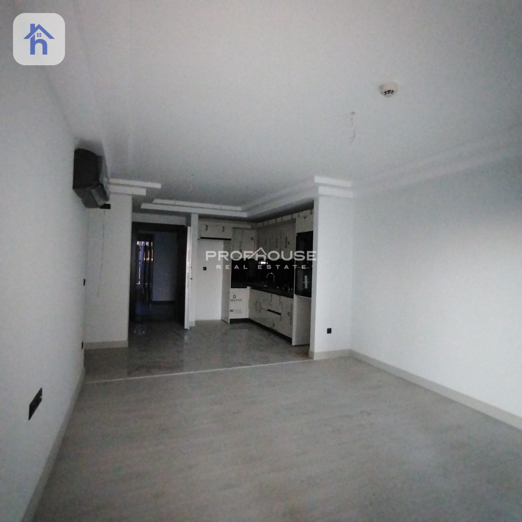 Modern 1 Bedroom Apartment Image 2