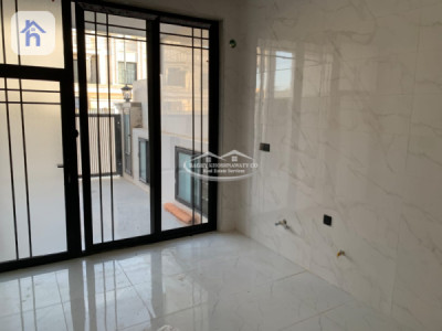 Family Home with 5 Bedrooms Resim 8