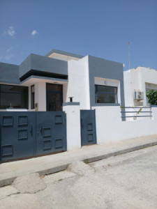 One Floor House image 1