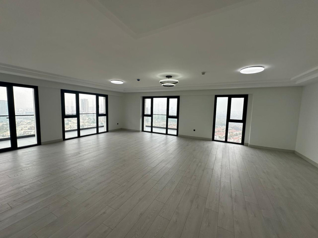 Modern 4-Bedroom Apartment