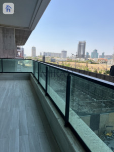 Spacious Apartment in MNW Towers Image 10