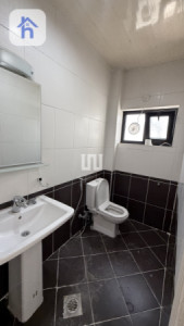 Spacious Villa: 5 Bedrooms image 18