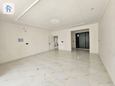 Modern House with 4 Bedrooms Image 11