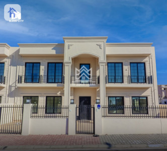 Luxury House image 4