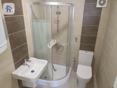 Modern Apartment Image 8