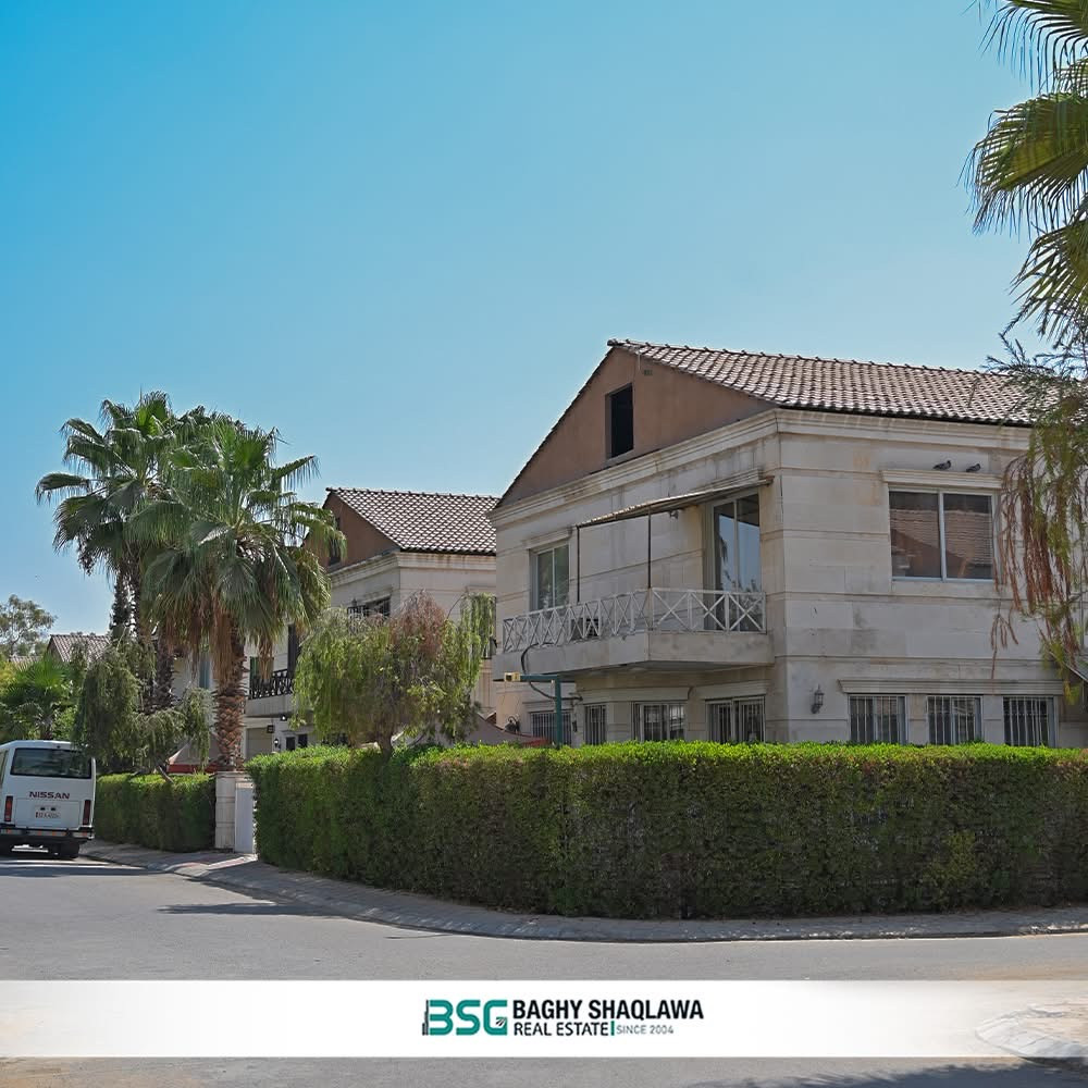 5 Bedroom House in English Village