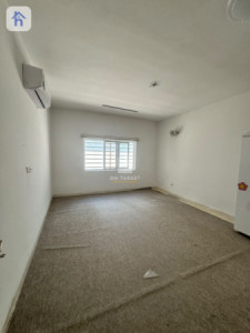 Spacious house with 4 bedrooms image 5