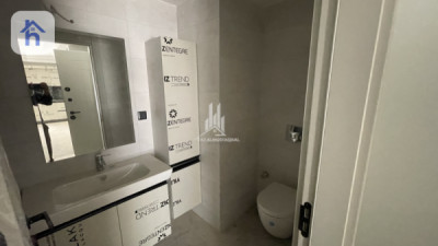 Studio Apartment For Sale Image 5