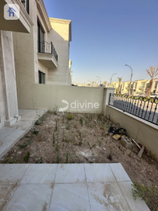 Modern 4 Bedroom House image 3