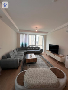 Modern Apartment in Empire Wings Image 4