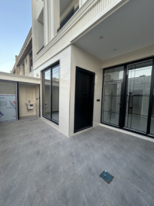 Spacious 5-Bedroom Home in Hawlery Nwe image 2