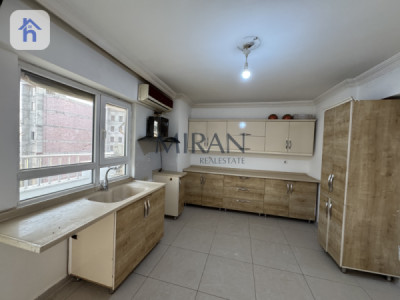 Spacious Apartment with Contemporary Design image 1