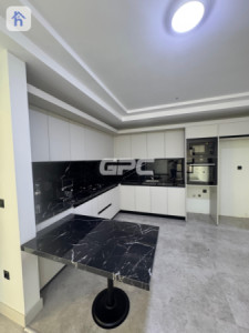 Modern One-Bedroom Apartment in Rami Towers image 2