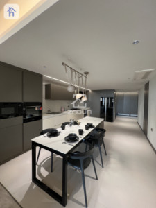 Spacious Apartment in Cavalli Tower image 2