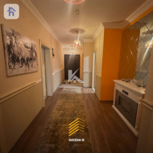 Elegant Apartment in Prime Location Image 5